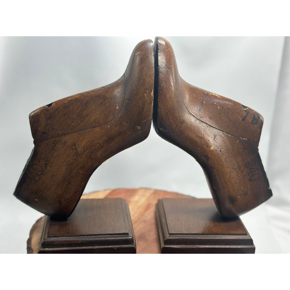 Pair of Primitive Wooden Shoe Molds Bookends Size 7B Model 240 Cobbler Form Wood